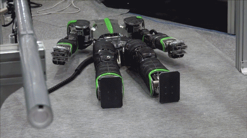 川崎重工 ヒューマノイド型ロボット・起き上がり