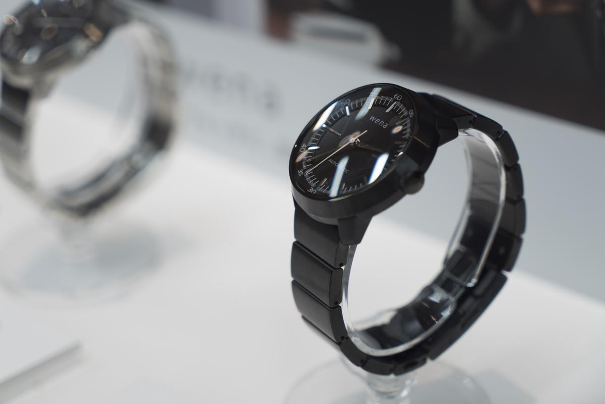 分離するスマートウォッチ。ソニーが「wena wrist pro」、「wena wrist 