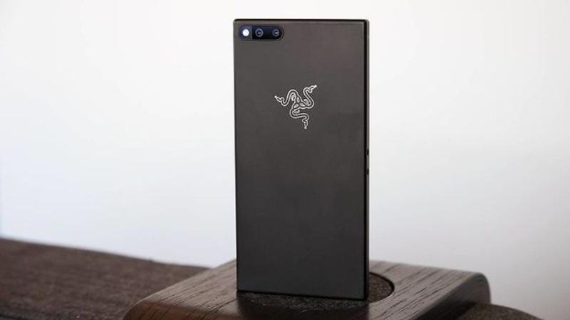 Japan Razor Phone Razer Phoneレビュー:良い意味で違う。ゲーマーのための突き抜けたスマホ | ギズモード・ジャパン