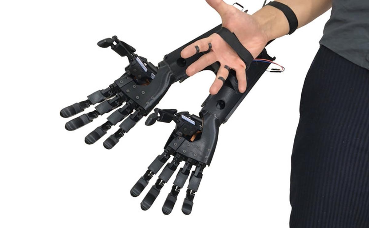 腕を最大で4本にしちゃうダブルハンドグローブ | ギズモード・ジャパン