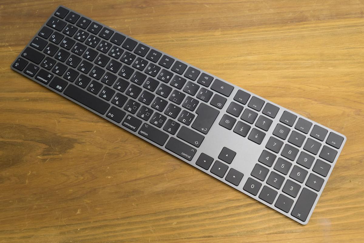 iMac Proの付属品、黒いのはマウスとキーボードだけじゃなかった 
