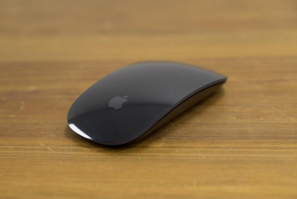 iMac Proの付属品、黒いのはマウスとキーボードだけじゃなかった 