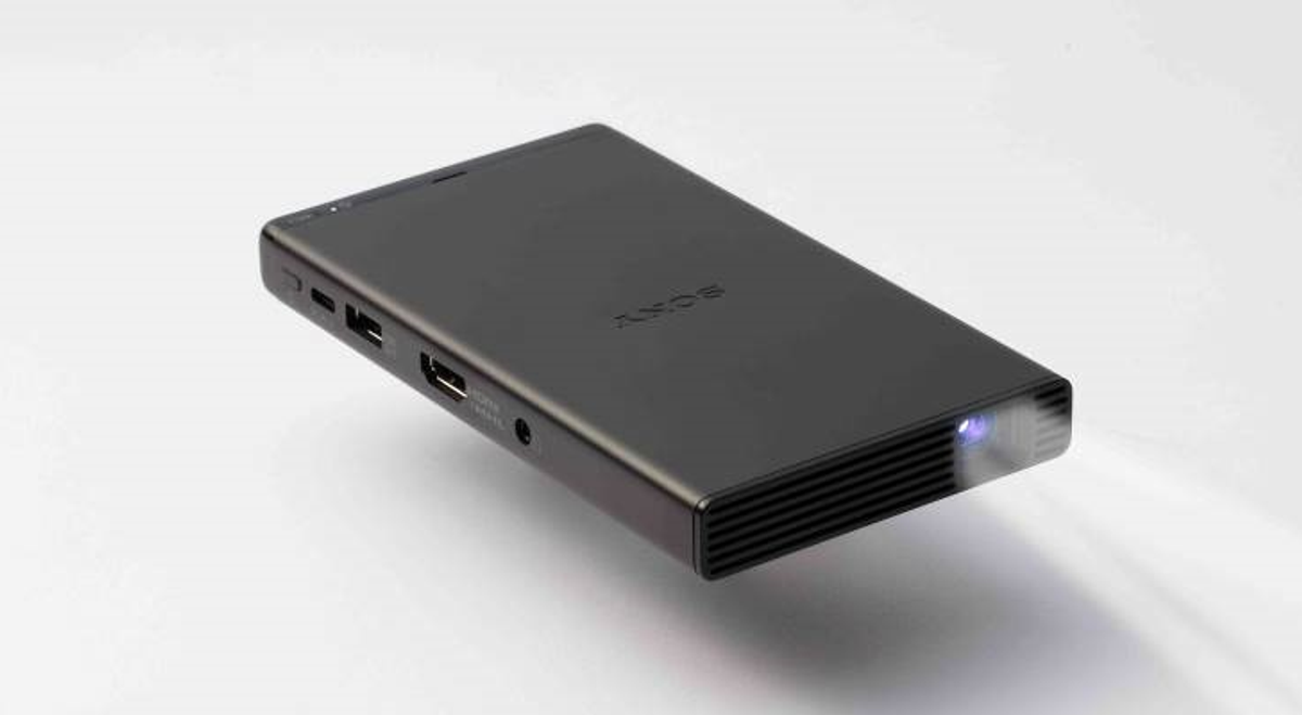 ソニーがスマホサイズのポータブル・プロジェクター「MP-CD1」を発表