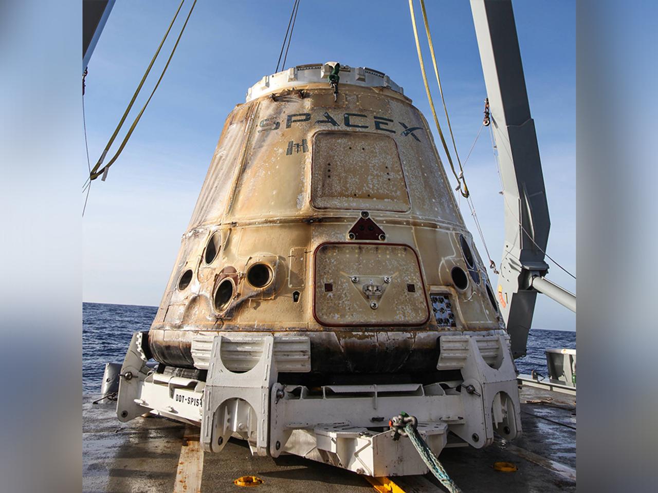 再利用されたSpaceXの補給船Dragonが2度目の宇宙旅行から帰還