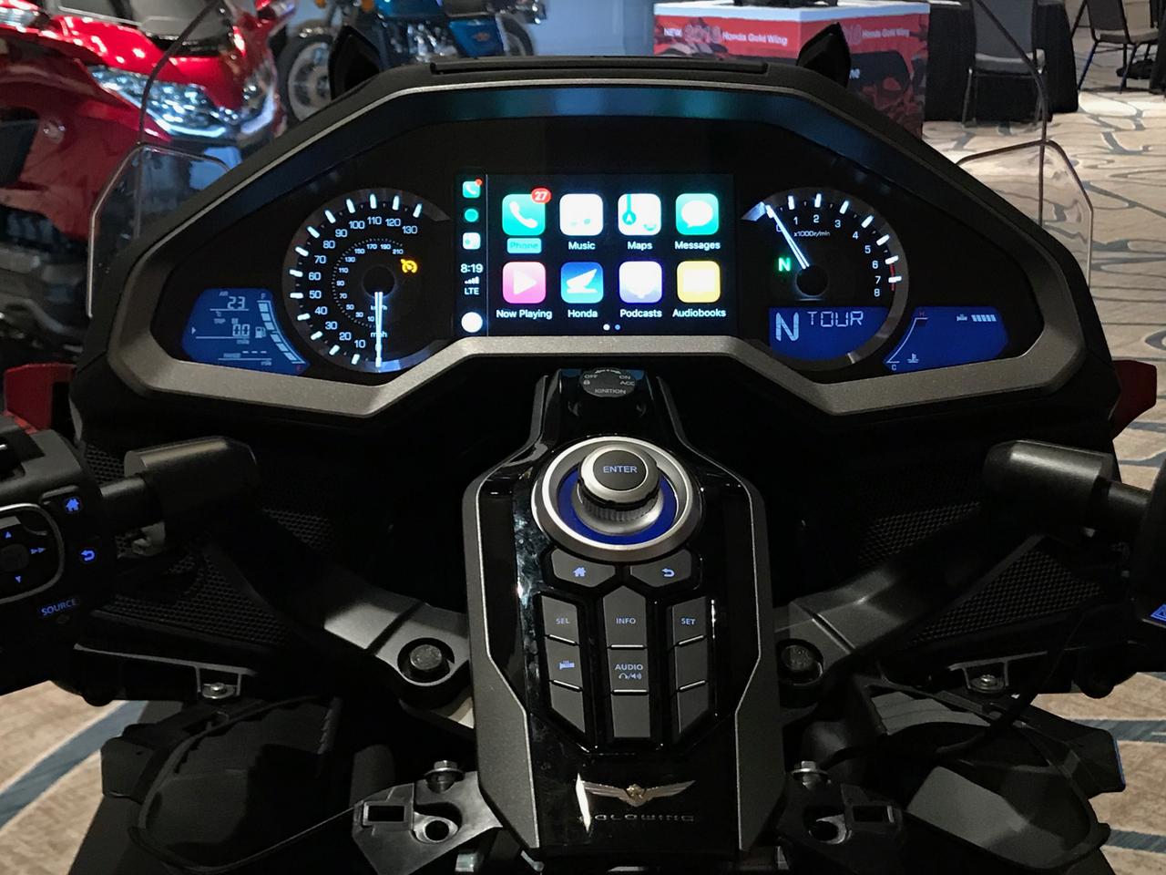 Apple CarPlay初搭載の二輪車、ホンダ｢GOLDWING｣を体験してきた