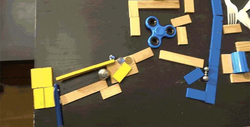 天才的な2dピタゴラ装置誕生 磁石やハンドスピナーが効果的 ギズモード ジャパン 天才的な2dピタゴラ装置誕生 磁石やハンドスピナーが効果的 ギズモード ジャパン
