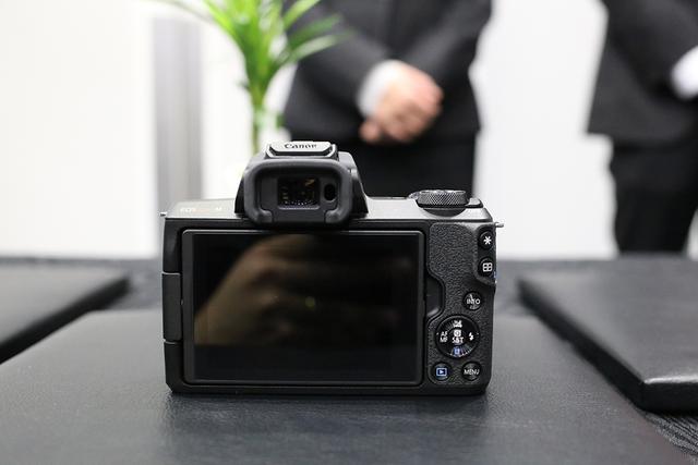 20180220gizmodo_eoskissm_canon_IMG_8796