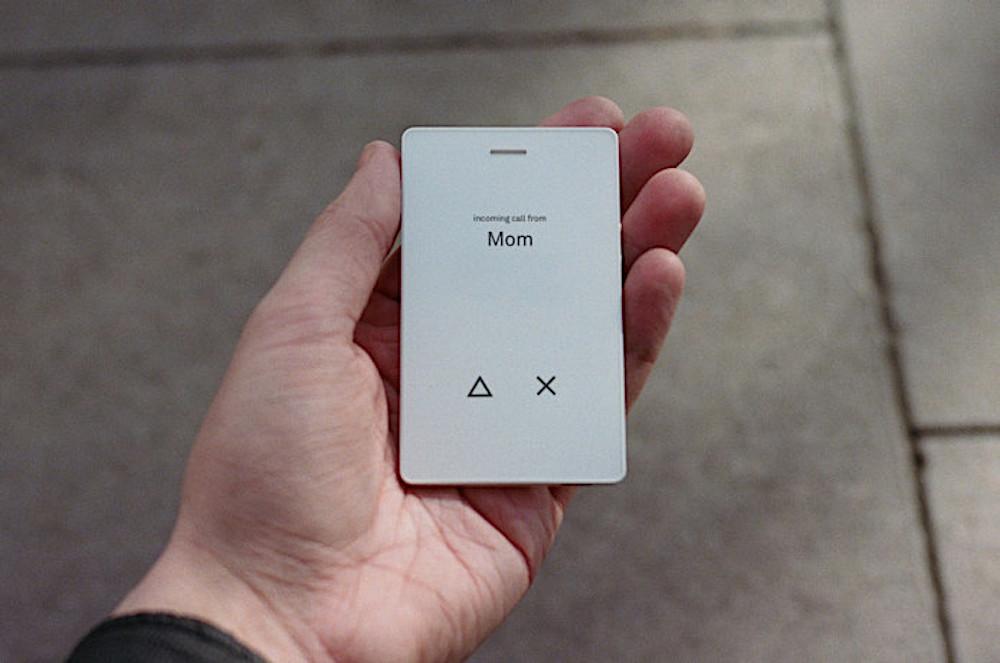 携帯電話はここまで小さくなった。カードサイズ端末｢Light Phone