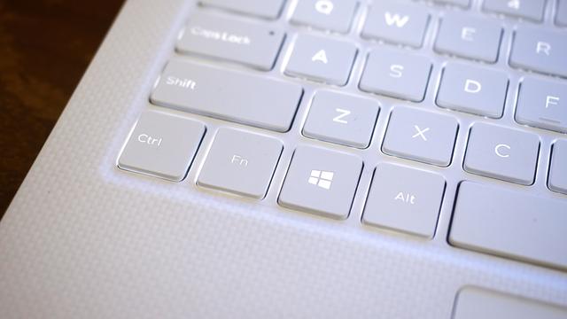 20180306-dell-xps-2018-review-03
