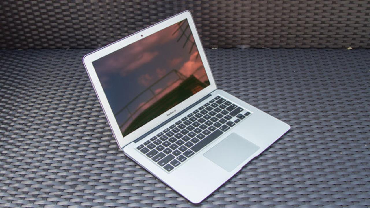 MacBook Airが｢安くなって｣生き残る噂があるけれど、もう安らかに眠ればいいのに…