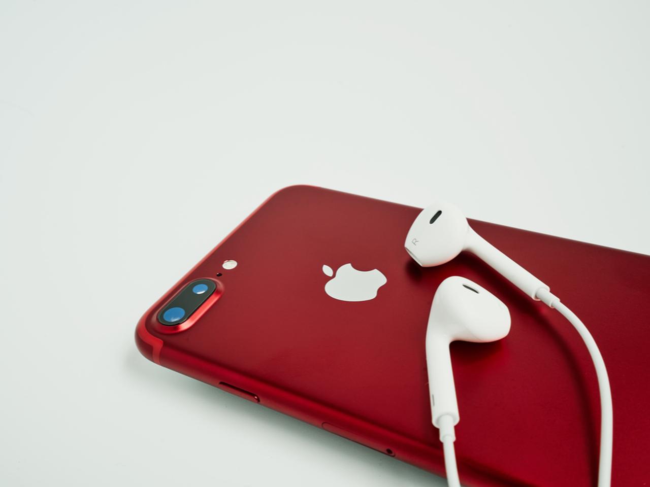 (PRODUCT)RED？ 赤いモデルのiPhoneが今月発売されるかもしれない