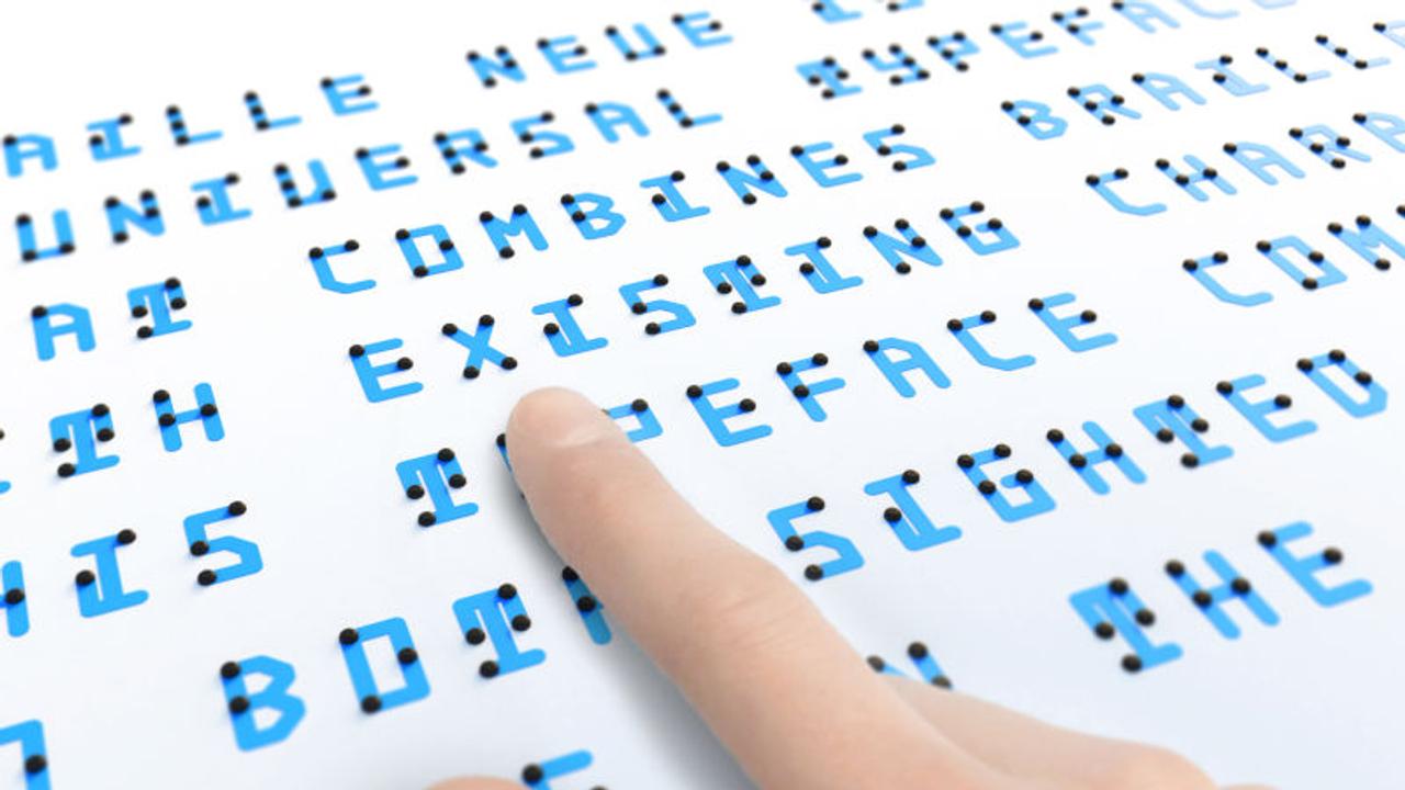 日本人デザイナーが手がけた、文字と点字が共存するフォント｢Braille Neue｣
