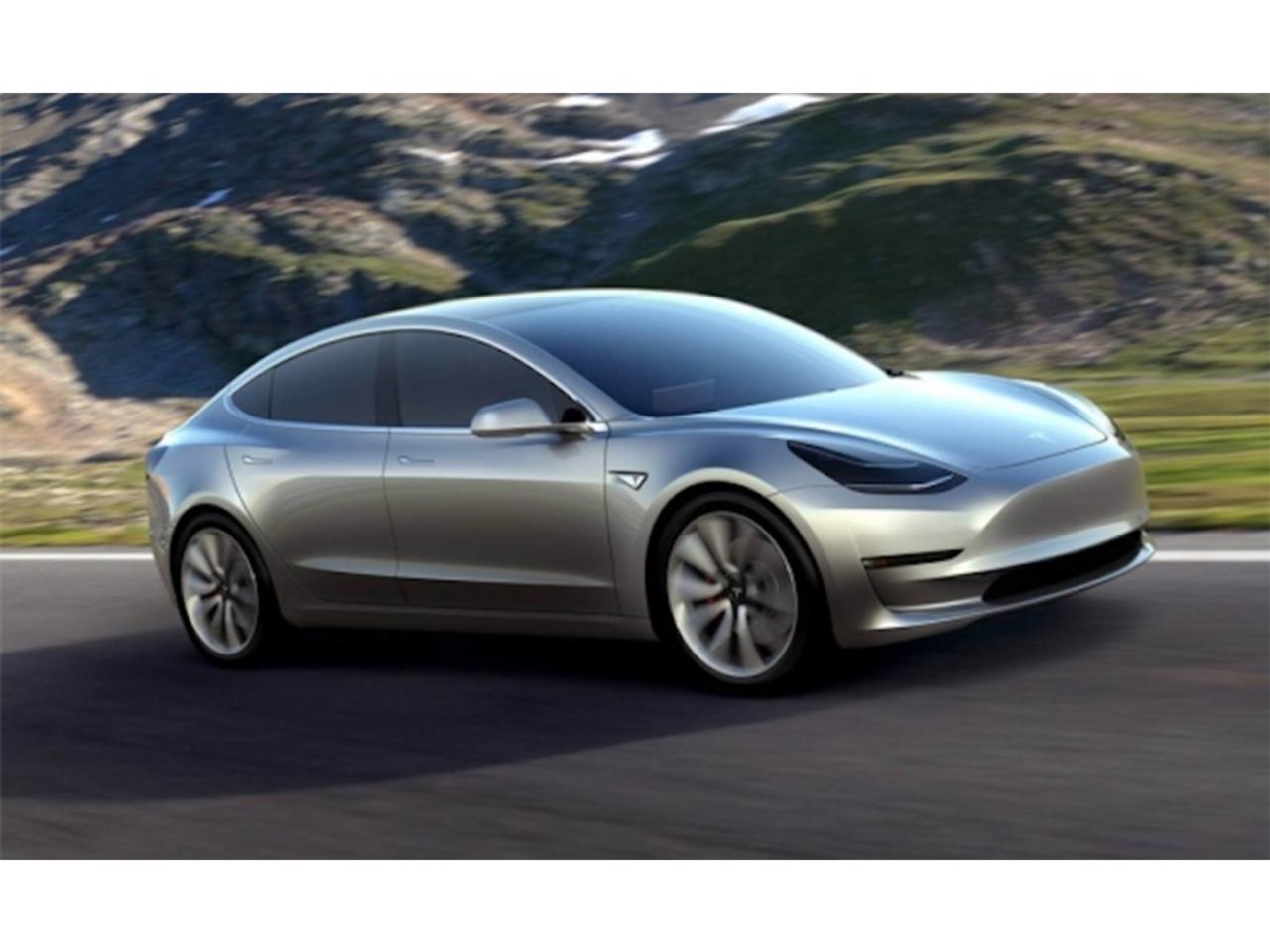 イーロン・マスク｢工場を寝床にしちゃうくらい、Teslaモデル3の生産は大変｣