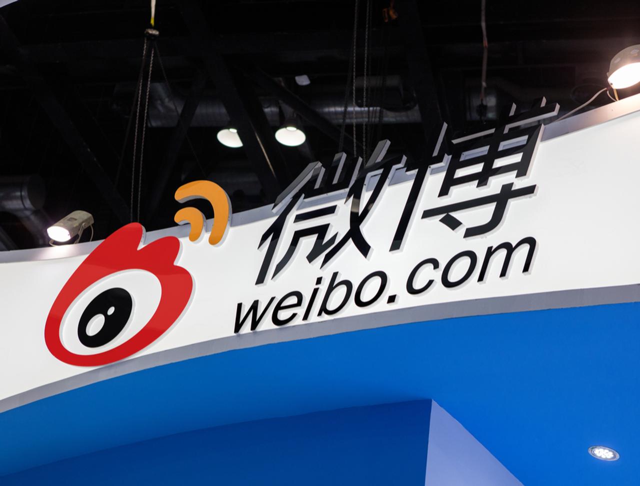 中国Weibo、世論に押されてLGBTQコンテンツの規制を撤回する