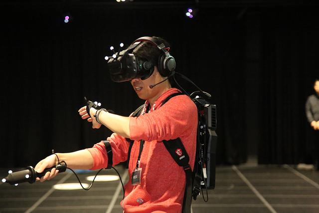 20180425gizmodo_vrzone_3B0A0901