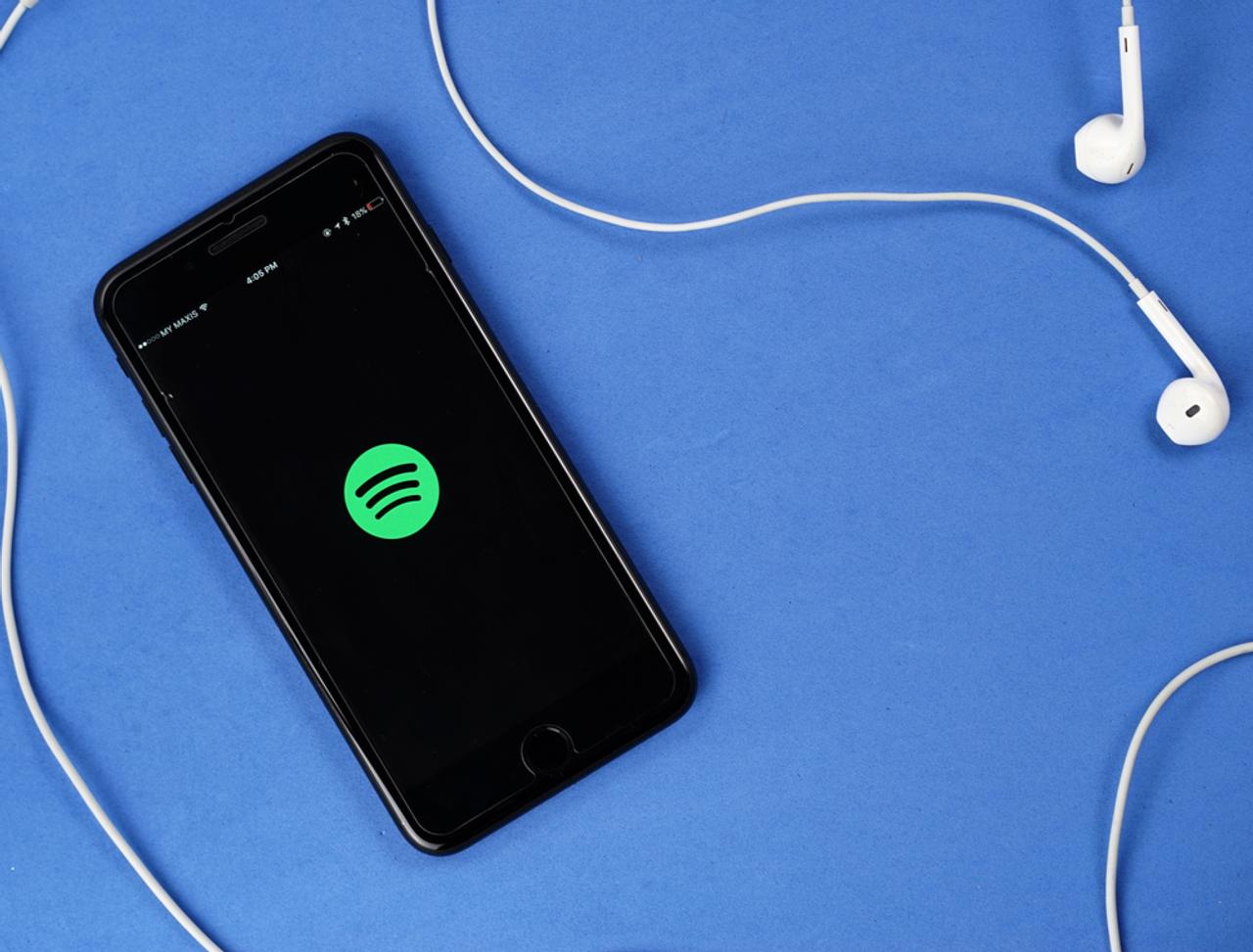 Spotifyが嬉しいアップデートを発表。無料ユーザーでも曲を選べるように！