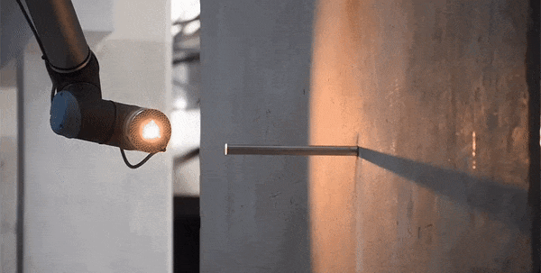 日時計の問題パーツ｢太陽｣をロボット・アームで解決したアート作品