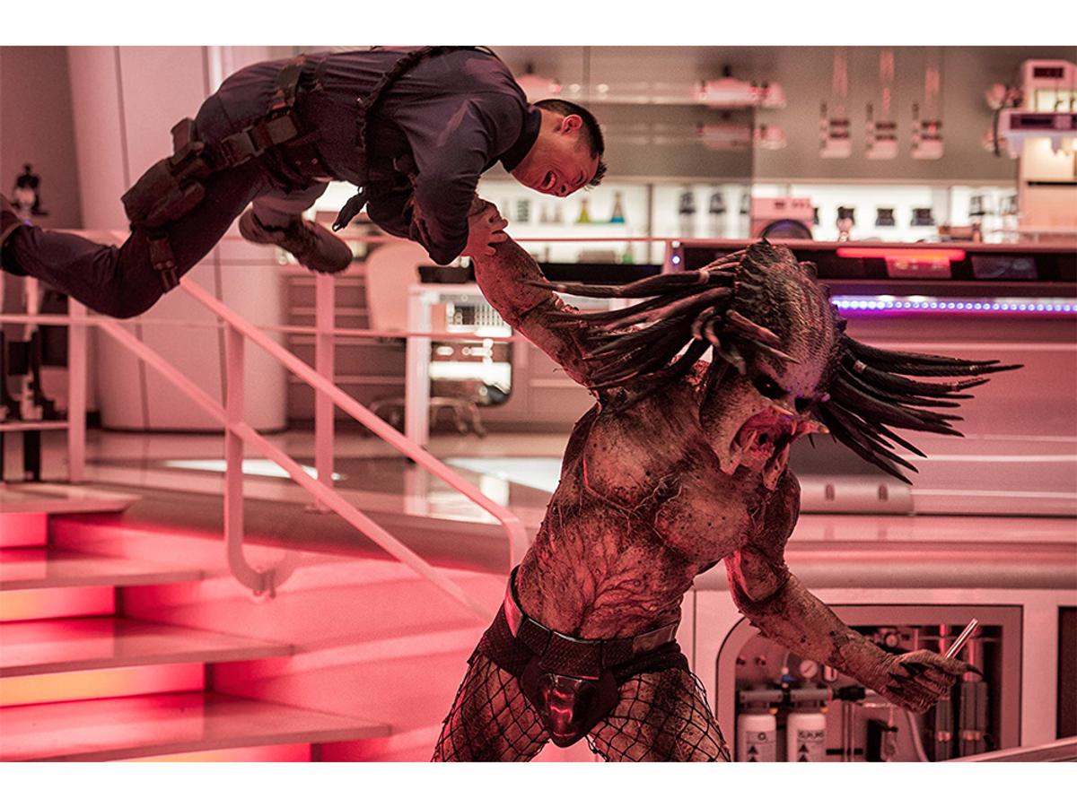 Predator Looming SFアクション最新作『プレデター』予告編。イカしたガジェットもたくさん登場の予感? | ギズモード・ジャパン