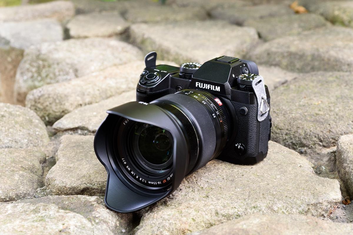 これはミラーレス一眼なのだろうか？ FUJIFILM X-H1レビュー 