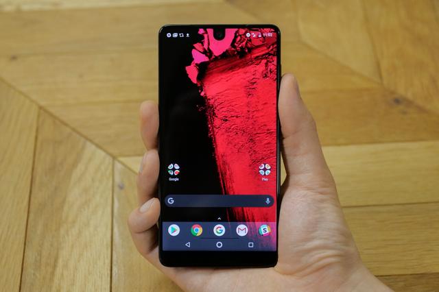 180622_essential_phone-1094976