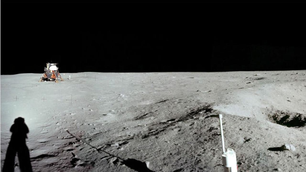 月はかつて生命が存在できる環境だったかもしれない、と科学者が推測