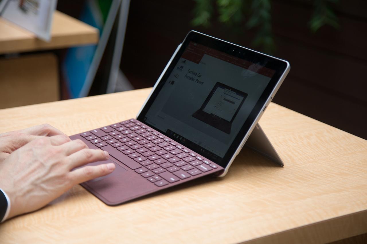 Surface Goが触れるぞ！ 8月28日の国内発売を前に先行展示