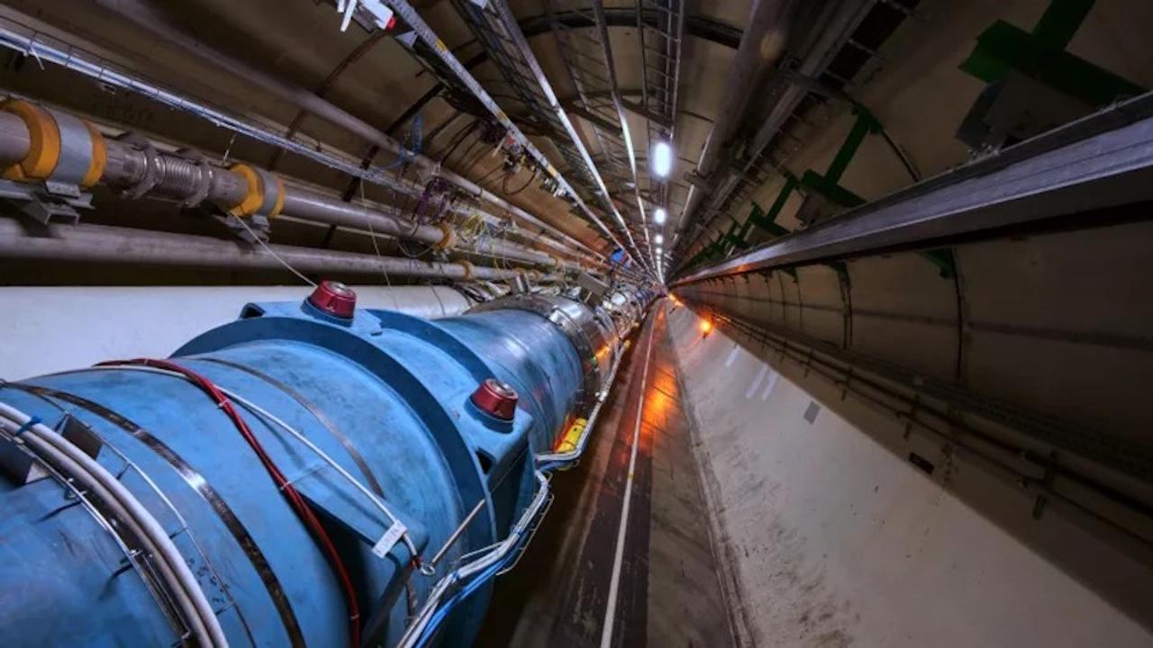 CERNの大型ハドロン衝突型加速器がはじめて、｢原子｣を加速させることに成功！