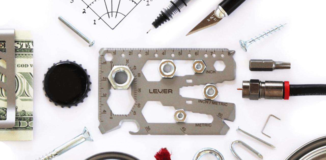 ポケットに忍ばせる40の機能。カード型のマルチツール｢Tool Card