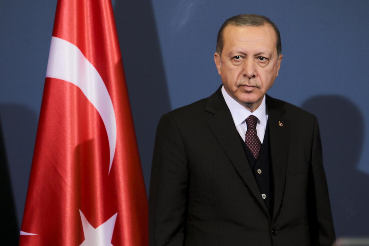 トルコ大統領、｢アメリカの電気製品をボイコットする。トルコはハイテク製品を世界に売る力がある｣と宣言