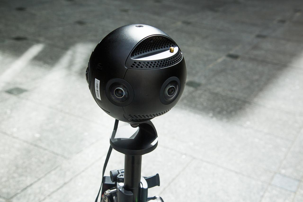 コンデジの未来、此処にあり。6つの目玉でギョロッと捉える、8K 360°カメラ｢Insta360 Pro 2｣