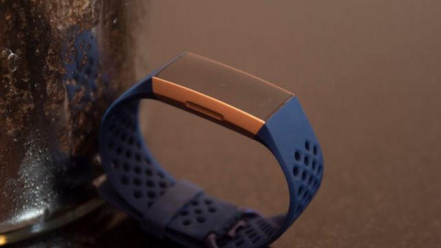 Fitbit Charge 3ハンズオン：安い、軽い、反応良、充電長持ち