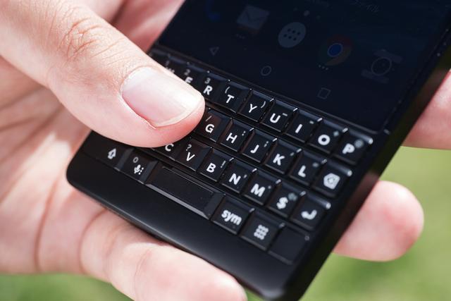 20180828gizmodo_blackberrykey2_IMG_7719