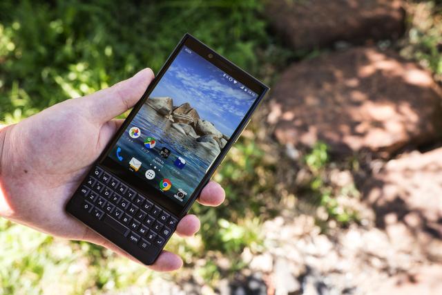 20180828gizmodo_blackberrykey2_IMG_7849