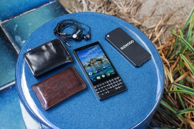 20180828gizmodo_blackberrykey2_IMG_7956