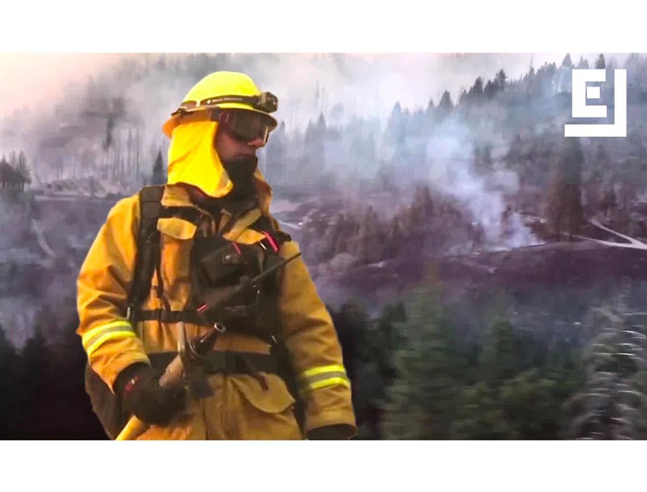 カリフォルニアの山火事、消火活動には人もテクノロジーも総動員