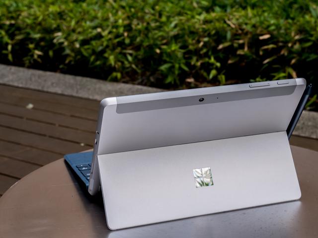 Atari_surface_go-1141783-1