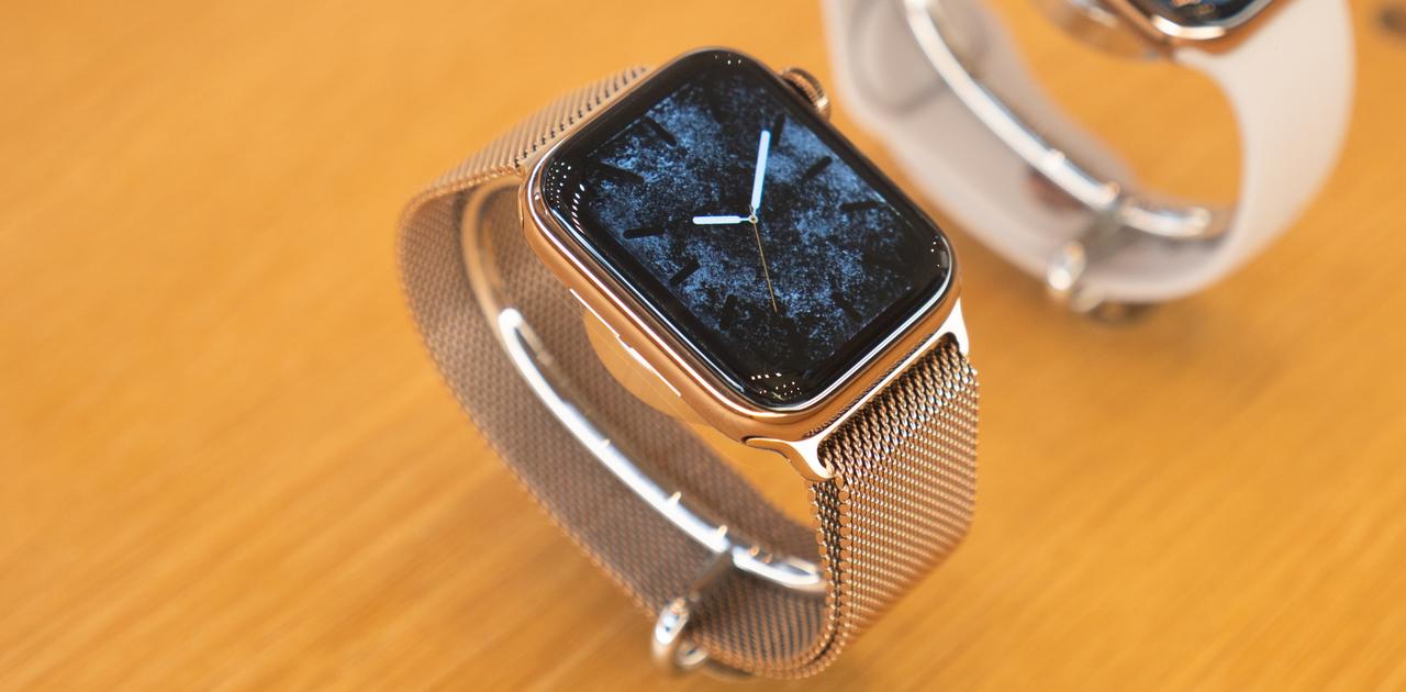 見れば見るほど、ステンレス一択だ…。Apple Watch Series 4の 