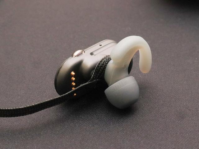 20180926_earbuds3