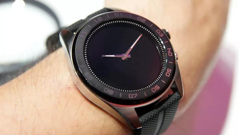 LG Watch W7ハンズオン：100日充電なしでも使えるWear OSスマート