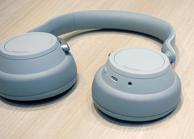 SurfaceHeadphone2