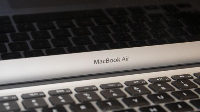 181029_please_put_the_macbook_air_out_of_its_misery_2