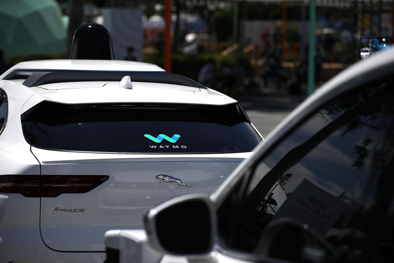 ついに公道へ。Waymoがカリフォルニアで無人自動運転の許可を得る