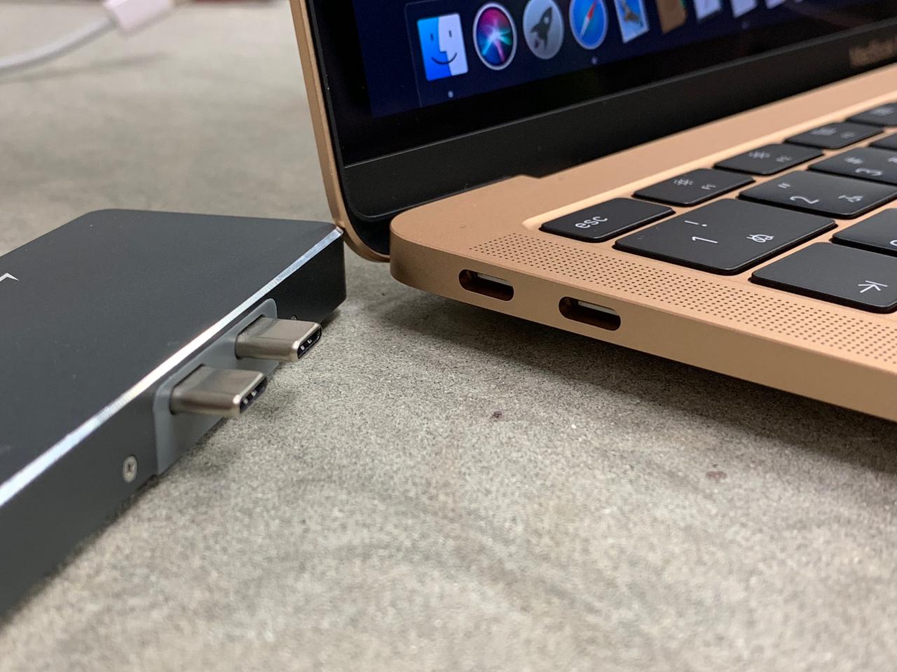 MacBook Pro用の2本挿しUSB-Cハブ、新型MacBook Airにささる？さされ！