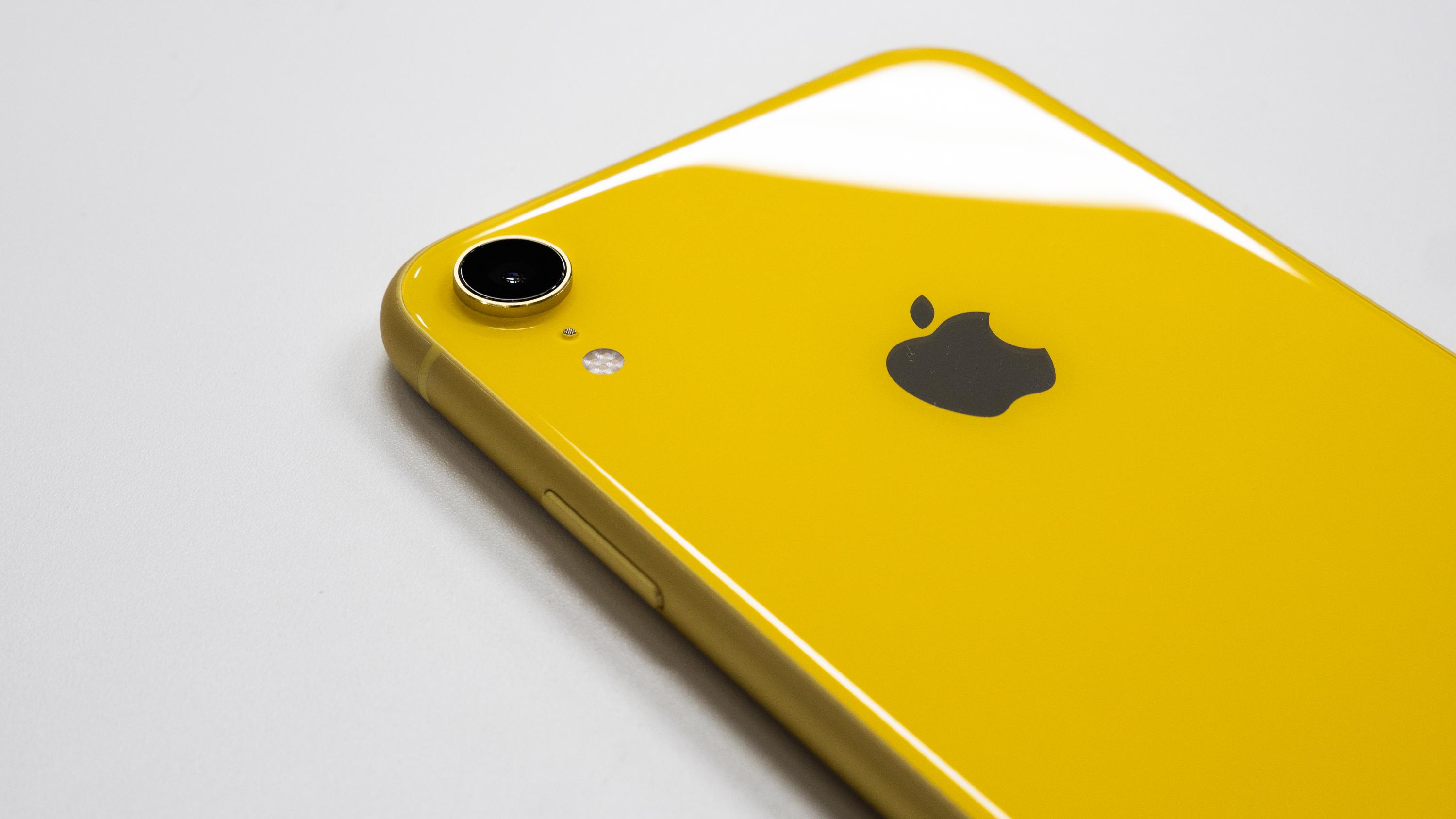 iPhone XSは、iPhone XRの2倍のダウンロード速度。まぁ、知ってたけど