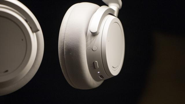 181119_microsoft_surface_headphones_review_2
