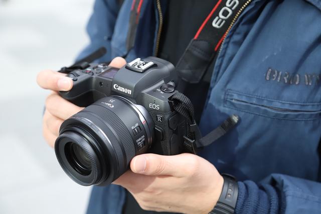 181122EOS-R-04