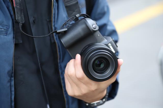 181122EOS-R-15
