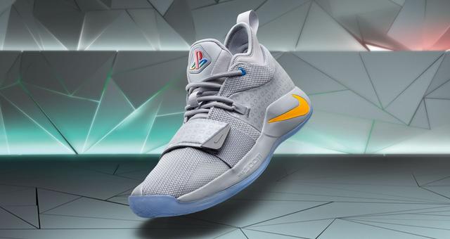 クラシック感全開！ 初代プレステ×Nikeのコラボスニーカーが登場 