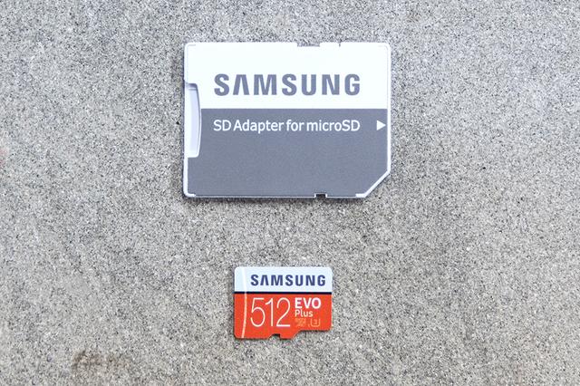 20181126gizmodo_samsungt5_sdcard