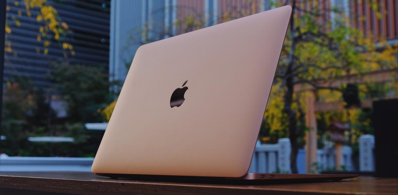1811203-MacBookAir-top.jpg?w= 
